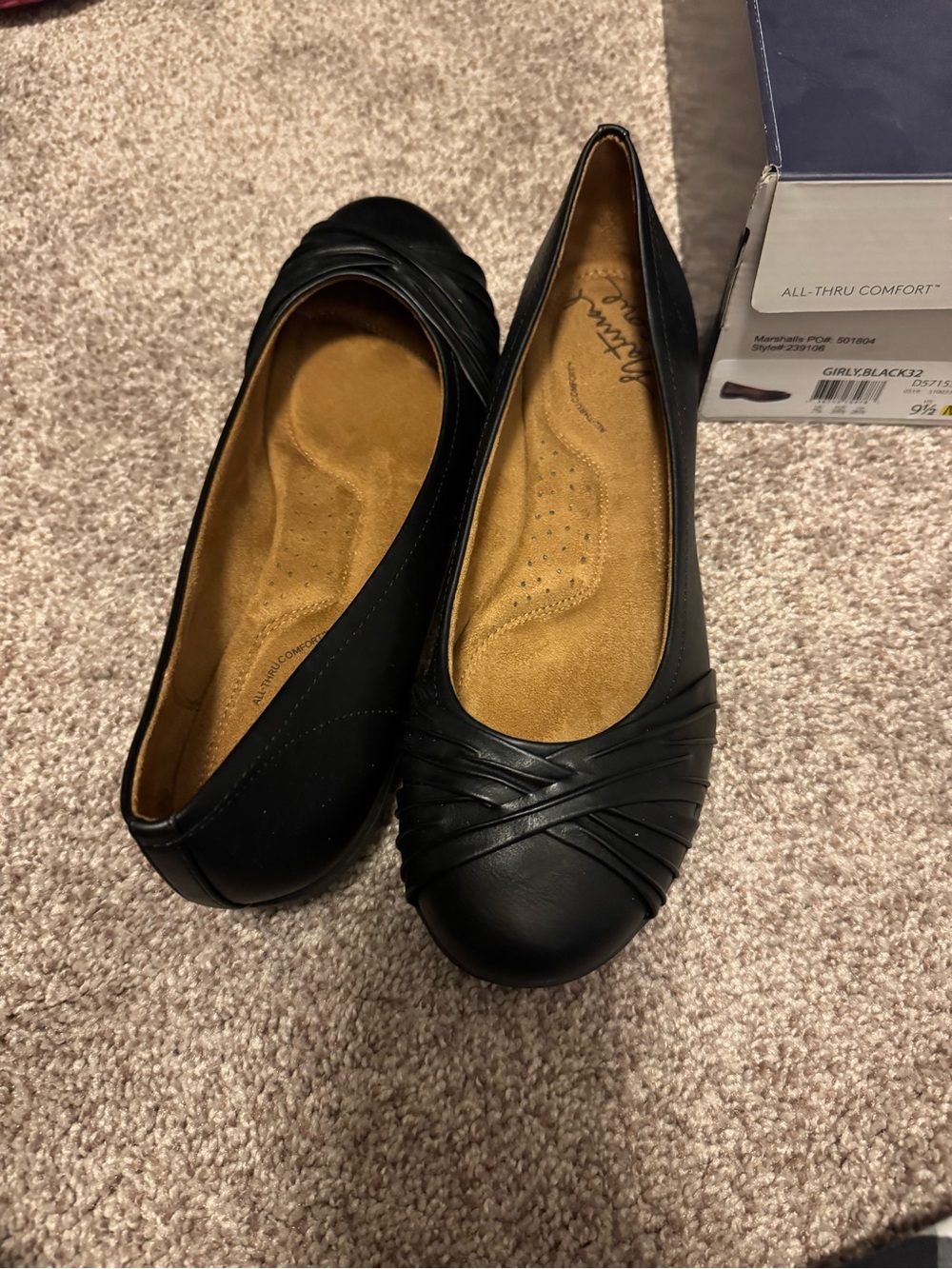 Natural Soul Black Women’s Slip-On Ballet Flats with Crossover Straps size 9 1/2
